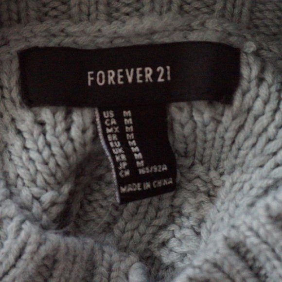 Cable knit sweater - Picture 2 of 3